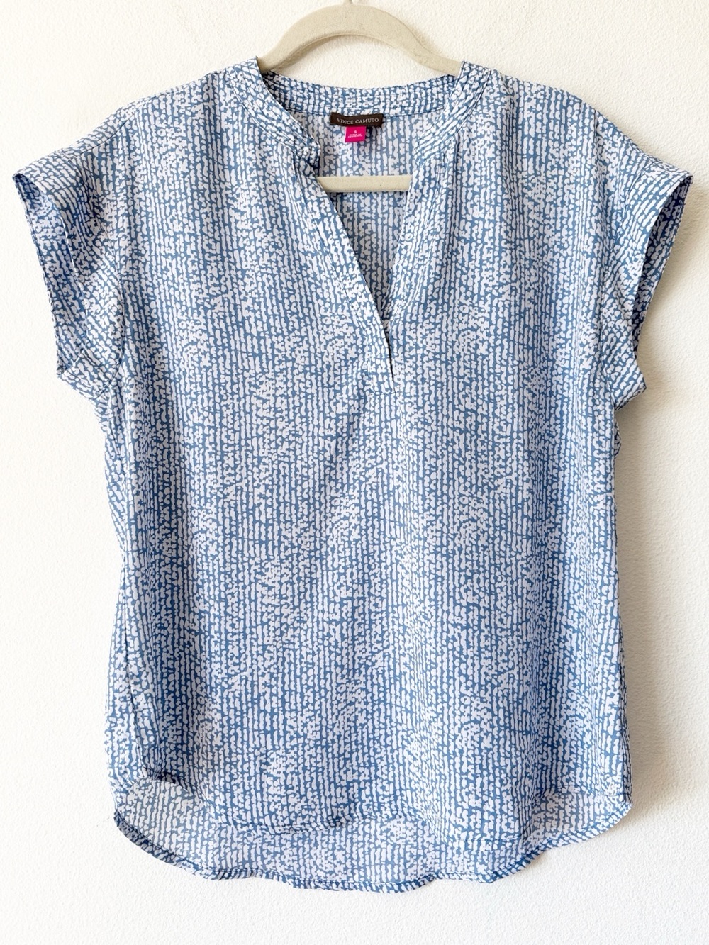 Vince Camuyo Blue  Patterned Split-Neck Cap Sleeve Top